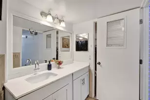 20065 NE 3rd Ct, Miami, FL 33179 - Photo 10