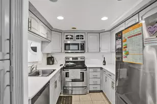 20065 NE 3rd Ct, Miami, FL 33179 - Photo 26