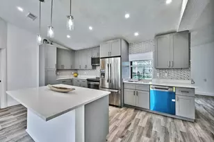 2273 SW Phyllis Ln, Port Saint Lucie, FL 34953 - Photo 10