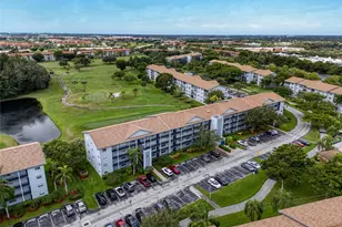 800 SW 125th Way, Pembroke Pines, FL 33027 - Photo 4