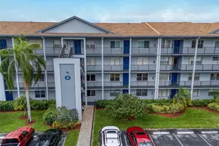 800 SW 125th Way, Pembroke Pines, FL 33027 - Photo 2