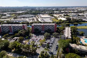 2206 S Cypress Bend Dr, Pompano Beach, FL 33069 - Photo 38