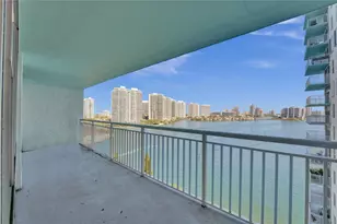 301 174th St, Sunny Isles Beach, FL 33160 - Photo 6