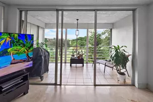 535 Oaks Dr, Pompano Beach, FL 33069 - Photo 22