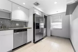 535 Oaks Dr, Pompano Beach, FL 33069 - Photo 4