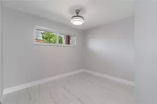 361 S Hollybrook Dr, Pembroke Pines, FL 33025 - Photo 14