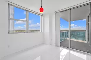 2641 N Flamingo Rd, Sunrise, FL 33323 - Photo 12