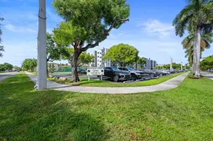 1301 NE 7th St, Hallandale Beach, FL 33009 - Photo 30