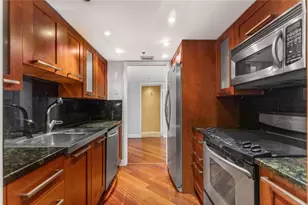 1717 N Bayshore Dr, Miami, FL 33132 - Photo 16