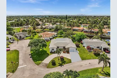 4220 NW 49th Avenue, Lauderdale Lakes, FL 33319 - Photo 2