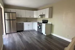 2095 White Pine Cir, Greenacres, FL 33415 - Photo 2