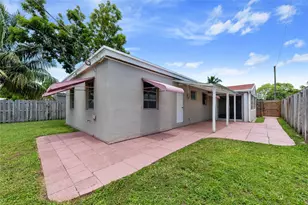 2071 NE 180th St, North Miami Beach, FL 33162 - Photo 30
