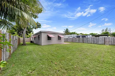 2071 NE 180th Street, North Miami Beach, FL 33162 - Photo 32
