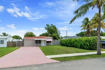 2071 NE 180th Street, North Miami Beach, FL 33162 - Photo 2