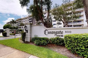 800 NE 195th St, Miami, FL 33179 - Photo 2