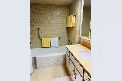 800 NE 195th Street #307, Miami, FL 33179 - Photo 40