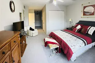 800 NE 195th St, Miami, FL 33179 - Photo 34