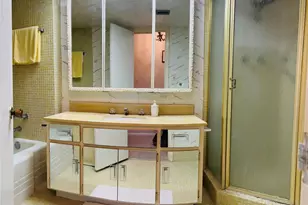 800 NE 195th St, Miami, FL 33179 - Photo 36