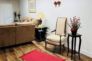 800 NE 195th St, Miami, FL 33179 - Photo 12