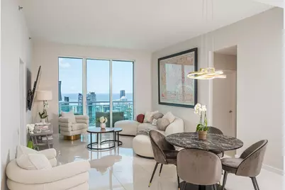 950 Brickell Bay Drive #5205, Miami, FL 33131 - Photo 4