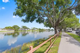 900 Colony Point Cir, Pembroke Pines, FL 33026 - Photo 2