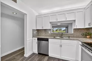 260 NW 67th St, Boca Raton, FL 33487 - Photo 6