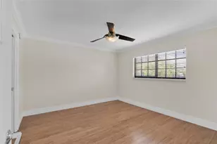 250 E Royal Palm Rd, Boca Raton, FL 33432 - Photo 12