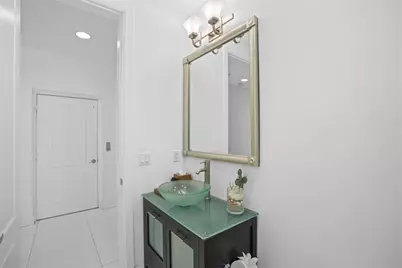 347 Oak Street #B1, Hollywood, FL 33019 - Photo 8