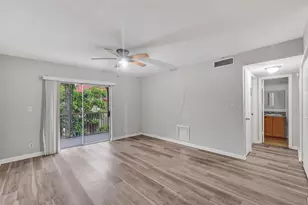 555 SE 8th St, Deerfield Beach, FL 33441 - Photo 16