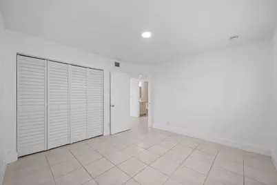 110 SE 2nd Street, Hallandale Beach, FL 33009 - Photo 6