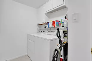 2208 S Cypress Bend Dr, Pompano Beach, FL 33069 - Photo 30