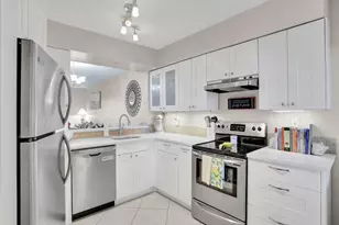 2208 S Cypress Bend Dr, Pompano Beach, FL 33069 - Photo 1