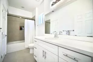 378 NE 47th Pl, Pompano Beach, FL 33064 - Photo 22