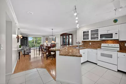 2205 S Cypress Bend Drive #505, Pompano Beach, FL 33069 - Photo 2