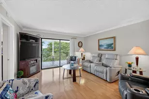 2205 S Cypress Bend Dr, Pompano Beach, FL 33069 - Photo 14