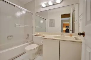 5658 Parkwalk Circle E, Boynton Beach, FL 33472 - Photo 32