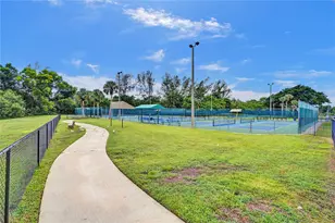 5658 Parkwalk Cir E, Boynton Beach, FL 33472 - Photo 50