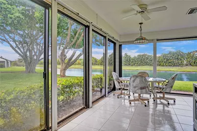 5658 Parkwalk Circle E, Boynton Beach, FL 33472 - Photo 18