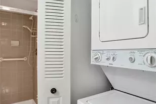 10434 Sunrise Lakes Blvd, Sunrise, FL 33322 - Photo 14