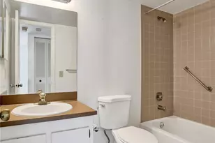 10434 Sunrise Lakes Blvd, Sunrise, FL 33322 - Photo 18