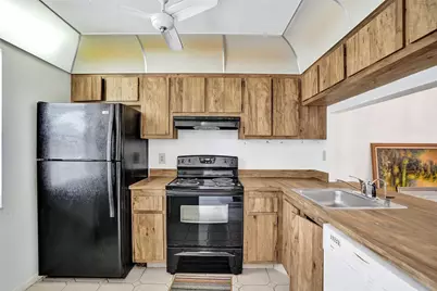 10434 Sunrise Lakes Boulevard #202, Sunrise, FL 33322 - Photo 4