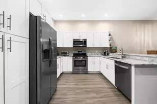 919 NE 17th Way, Fort Lauderdale, FL 33304 - Photo 4