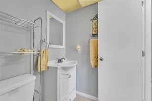 9261 Sunrise Lakes Blvd, Sunrise, FL 33322 - Photo 18