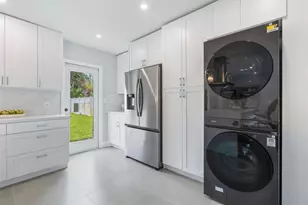 324 NE 28th St, Wilton Manors, FL 33334 - Photo 8