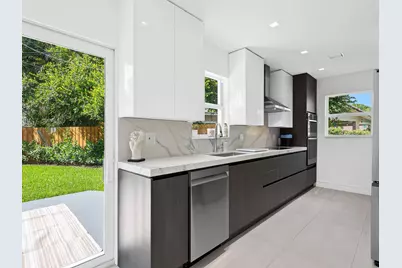 332 NE 29th Street, Wilton Manors, FL 33334 - Photo 12