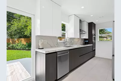 332 NE 29th Street, Wilton Manors, FL 33334 - Photo 12