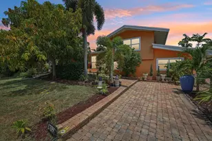 1709 NE 28th Dr, Wilton Manors, FL 33334 - Photo 44