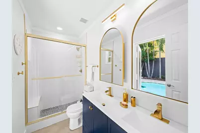 812 NW 26th Street, Wilton Manors, FL 33311 - Photo 16