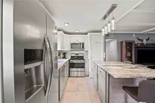 352 Saxony Trail, Delray Beach, FL 33446 - Photo 2