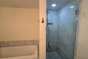 253 NE 2nd St, Miami, FL 33132 - Photo 2